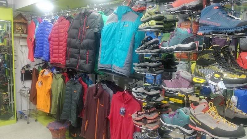 A B C Outdoor(Raeko) - A B C Outdoor(Raeko) p876+6c8, Thamel Marg, Kathmandu 44600, Nepal