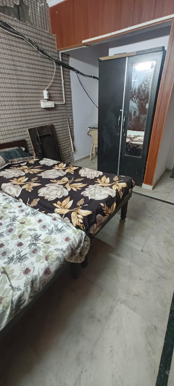 SHRI OM PG - SHRI OM PG PROP.No - 33, KH.No - 33.FLAT.NO-E-2, near Saket Metro, Saiyad ul Ajaib, Saket, New Delhi, Delhi 110030, India