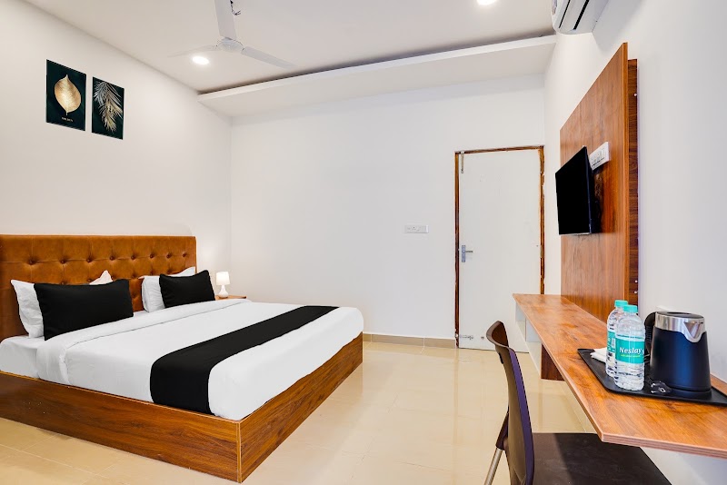 Townhouse OAK XOTEL - Townhouse OAK XOTEL, 75, 1st Cross Rd, KAS Officers Colony, BTM Layout 2nd Stage, BTM Layout, Bengaluru, Karnataka 560068, India