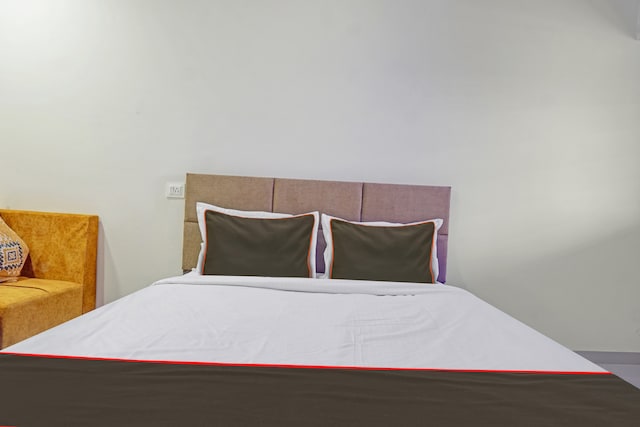 Super Collection O Hotel Rk Inn - Super Collection O Hotel Rk Inn, 1, The Life Commercial Hub, Near, Rajyog Colony Rd, Shivala Colony, SBI bank, Ravet, Pune, Pimpri-Chinchwad, Maharashtra 412101, India