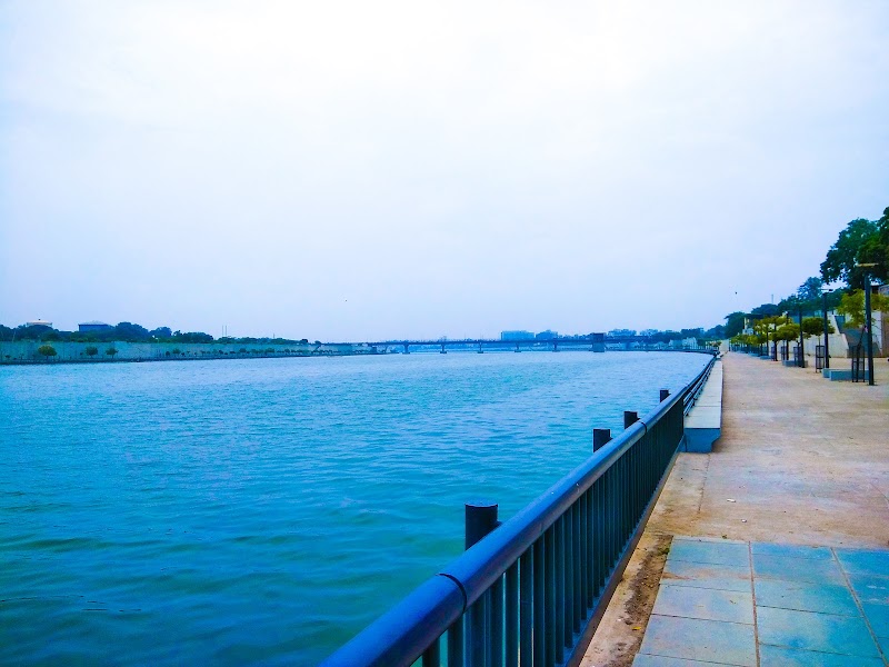 Sabarmati Riverfront Subhash Bridge View Point - Sabarmati Riverfront Subhash Bridge View Point, 3H5M+GQW, Dudheshwar, Ahmedabad, Gujarat 380004, India