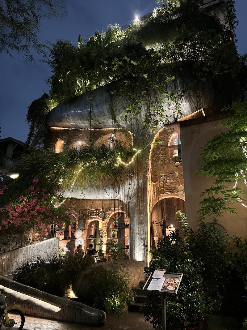 Hum Lounge - Hum Lounge, 34 Võ Văn Tần, Xuân Hòa, Hồ Chí Minh 70000, Vietnam