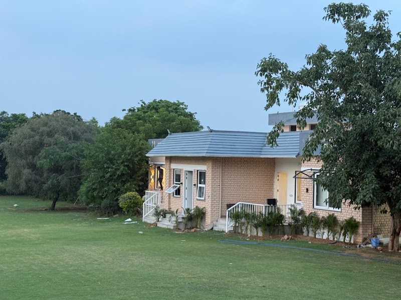 Aravali Villa Farmhouse - Aravali Villa Farmhouse, Farm No. 811, Aravali Reatreat, Teekli Rd, Sector 68, Gurugram, Haryana 122101, India