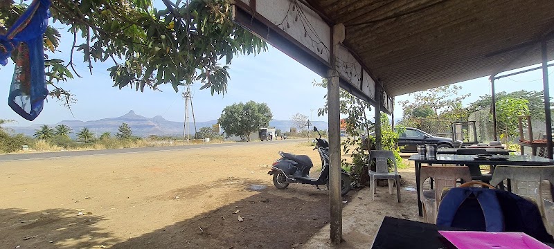 Shiv VadaPav Center - Shiv VadaPav Center, Ghoti - Shirdi Rd, Bharvir Khurd, Dhamangaon, Maharashtra 422403, India
