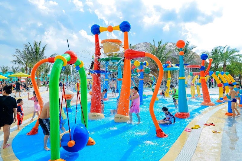 VinWonders Wave Park - VinWonders Wave Park, XX2M+HHX, Nghia Tru, Hung Yen, Vietnam