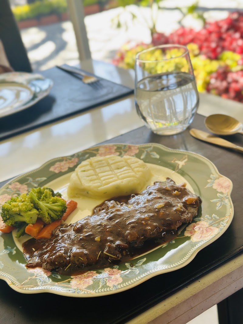 Colonel’s Kitchen - Premium Vintage Dining Experience - Colonel’s Kitchen - Premium Vintage Dining Experience 160, Coonoor Rd, Thalayathimund, Ooty, Tamil Nadu 643001, India