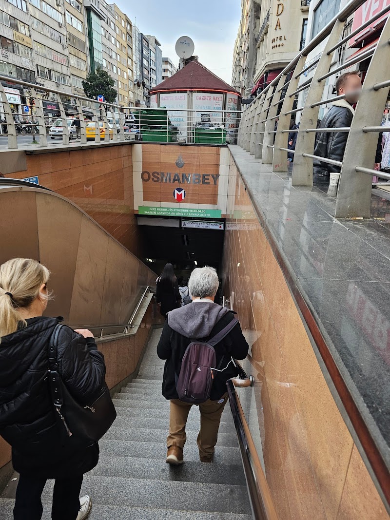 Osmanbey Metro - Osmanbey Metro, Ergenekon, Halaskargazi Cd. No:67, 34373 Şişli/İstanbul, Türkiye
