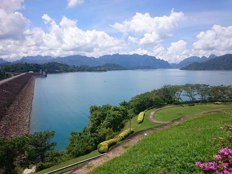 Cheow Lan Lake - Cheow Lan Lake, Khao Phang, Ban Ta Khun District, Surat Thani 84230, Thailand