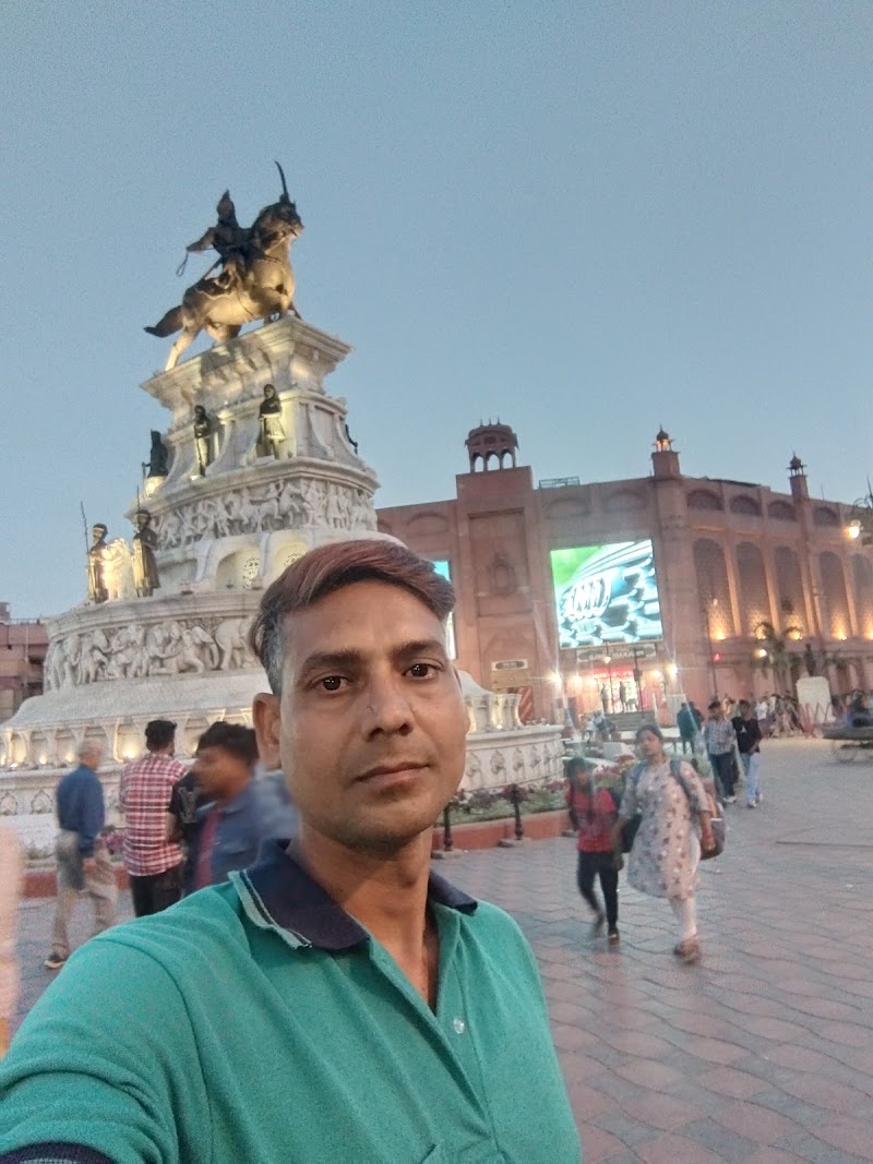Near - Near, Golden Temple Rd, Katra Ahluwalia, Amritsar, Amritsar Cantt., Punjab 143006, India