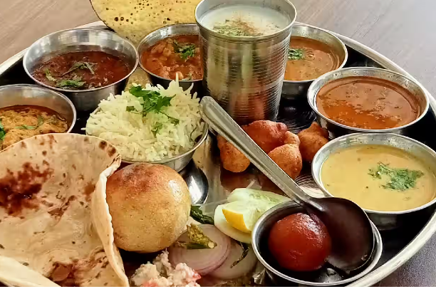 SHARMA BHOJNALAYA - SHARMA BHOJNALAYA Udaipur-Chittorgarh Rd, Mangalwad, Rajasthan 312024, India