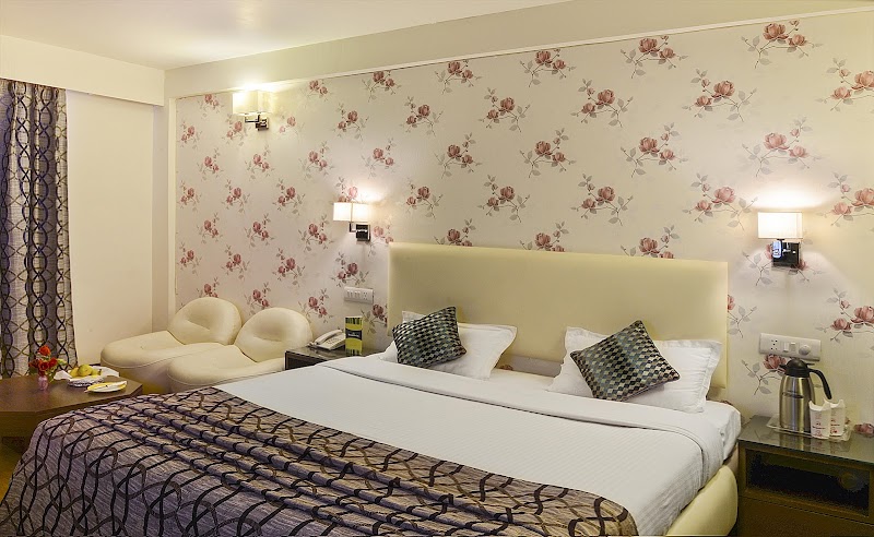 Honeymoon Inn - Honeymoon Inn Mall Rd, The Mall Road, Mussoorie, Uttarakhand 248179, India