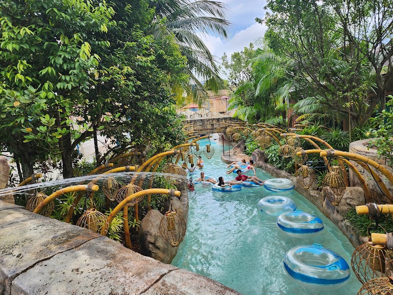 Adventure Cove Waterpark - Adventure Cove Waterpark 14 Sentosa Gateway, Sentosa Island, Singapore 098132