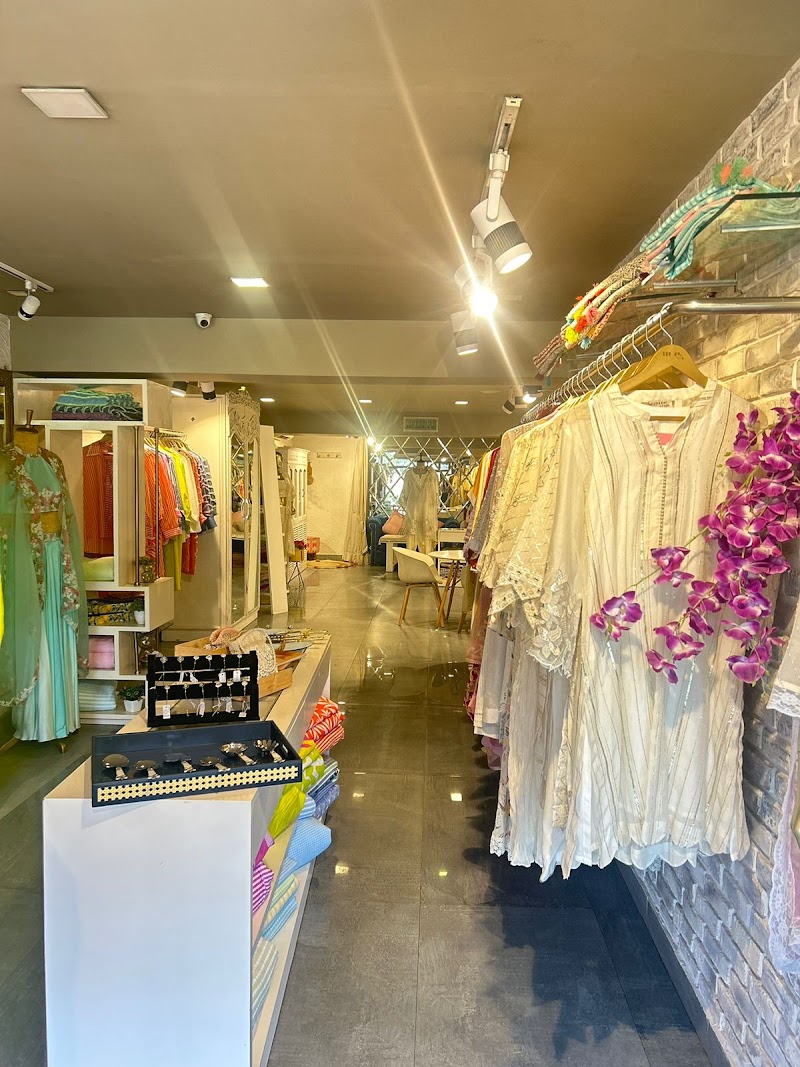 Surabhi Arya - Surabhi Arya 81P 2nd floor, metro station, H.N, near DLF Phase 1, Sector 28, Chakkarpur, Gurugram, Haryana 122002, India