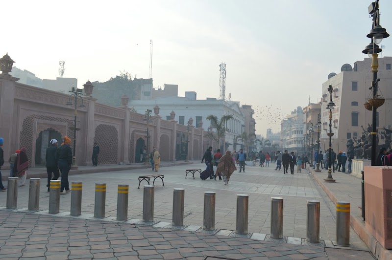 Bazar Bakarwana - Bazar Bakarwana, Mahan Singh gate, Golden Temple Way, Katra Bhagian, bazar bakarwana, Town Hall, Katra Ahluwalia, Amritsar, Punjab 143006, India