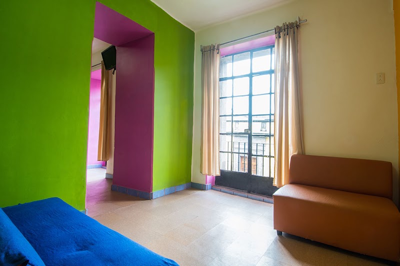 Hostel Amigo Suites - Hostel Amigo Suites, Luis González Obregón 14 b, Centro Histórico de la Cdad. de México, Centro, Cuauhtémoc, 06300 Ciudad de México, CDMX, Mexico