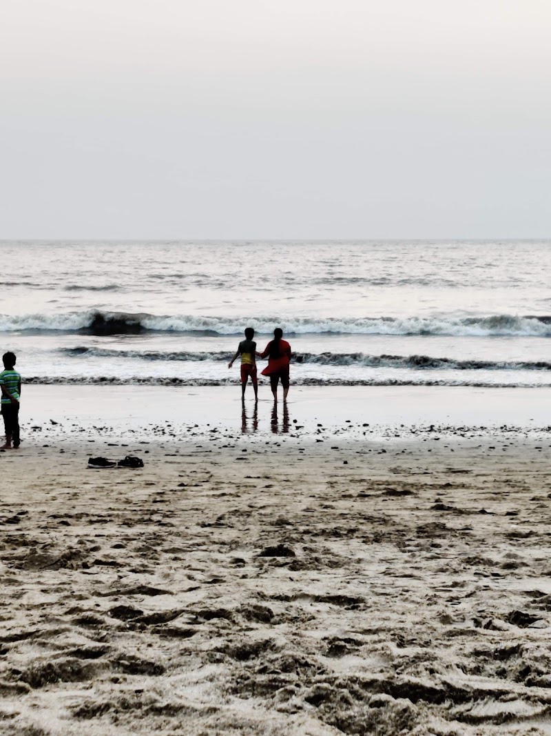 Juhu Beach Garden - Juhu Beach Garden 15, Gandhigram Rd, Jukarwadi, Juhu Tara, Juhu, Mumbai, Maharashtra 400049, India