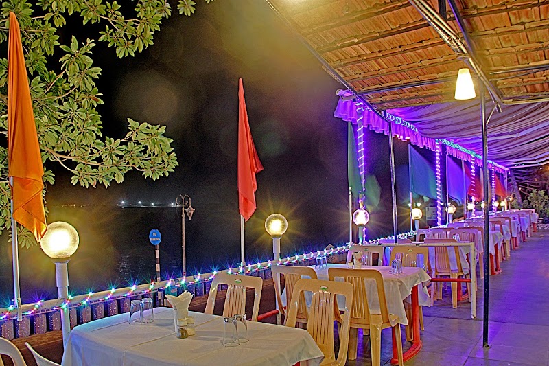 Hotel Apaar - Hotel Apaar, PX9P+C34 Bunder Chowk, Fort Rd, opp. Govt. Parking, Diu, Dadra and Nagar Haveli and Daman and Diu 362520, India