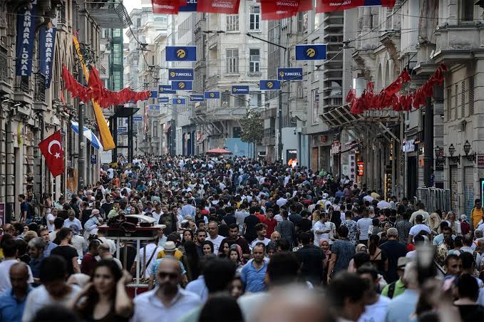 Taksim Square - Taksim Square, Kocatepe, Tak-ı Zafer Cd., 34435 Beyoğlu/İstanbul, Türkiye