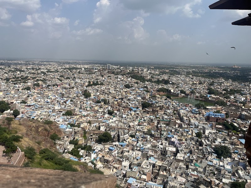 Mehrangarh Fort parking - Mehrangarh Fort parking 822C+X5Q, Fateh Pol Rd, Sodagaran Mohalla, Jodhpur, Rajasthan 342001, India