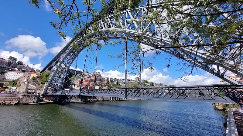 Miradouro Cais de Gaia Ponte D.Luís - Miradouro Cais de Gaia Ponte D.Luís Cais de Gaia 18, 4400-245 Vila Nova de Gaia, Portugal