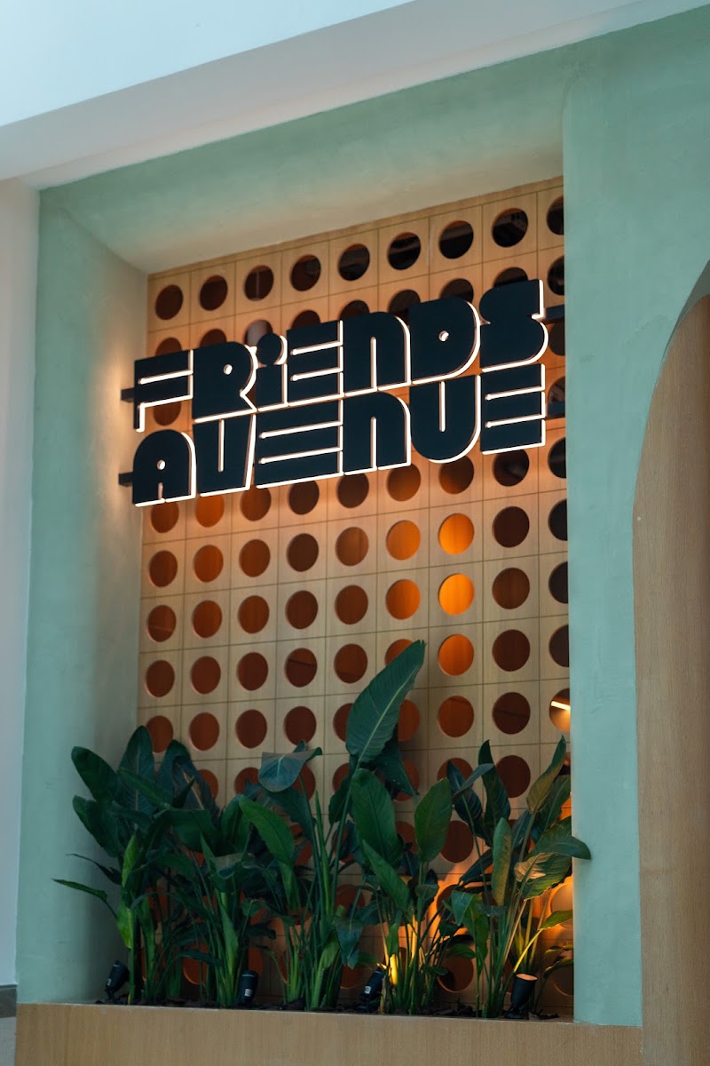 Friends Avenue Cafe JLT - Friends Avenue Cafe JLT Ground Floor - Fortune Executive - Cluster T - الثنيه الخامسة - أبراج بحيرات الجميرا - دبي - United Arab Emirates