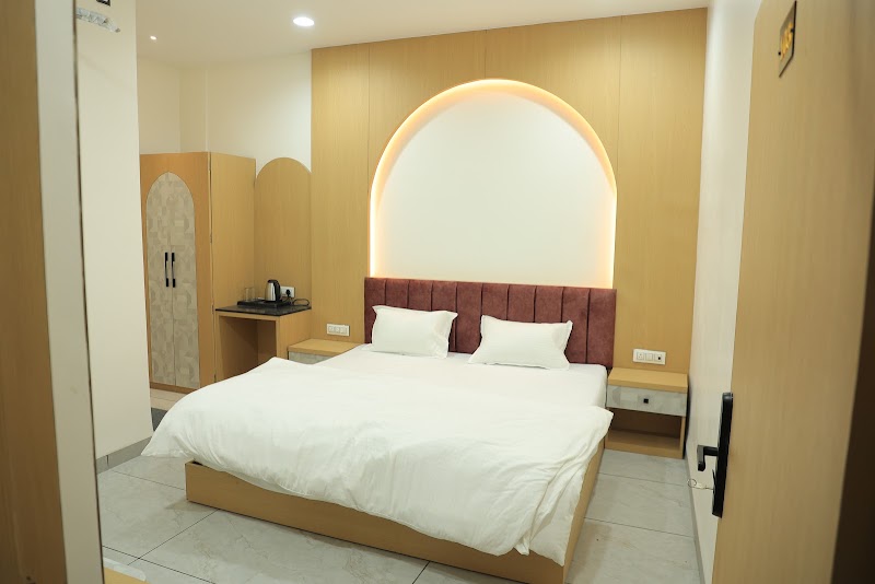 Hotel Shiv Om Ujjain - Hotel Shiv Om Ujjain 114/2, Hanuman Naka, Keshav Nagar, Ujjain, Madhya Pradesh 456001, India