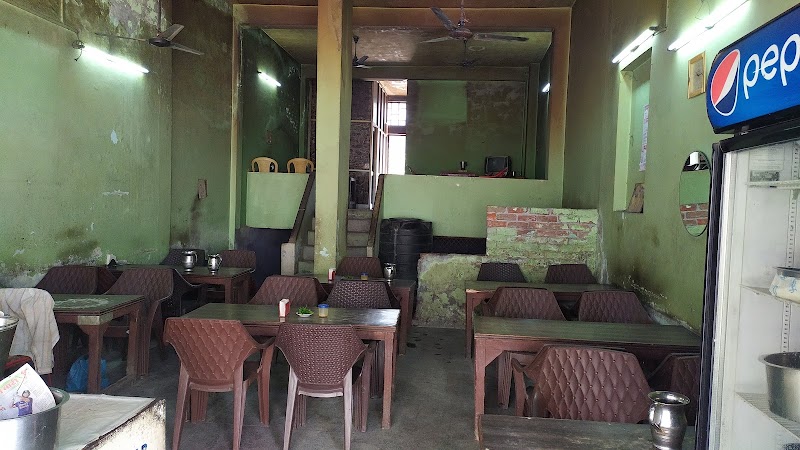 Bille Da Vaishno Dhaba - Bille Da Vaishno Dhaba SCF -6, Opposite Gate No-1, District Court, A - Block, Ranjit Avenue, Amritsar, Punjab 143001, India