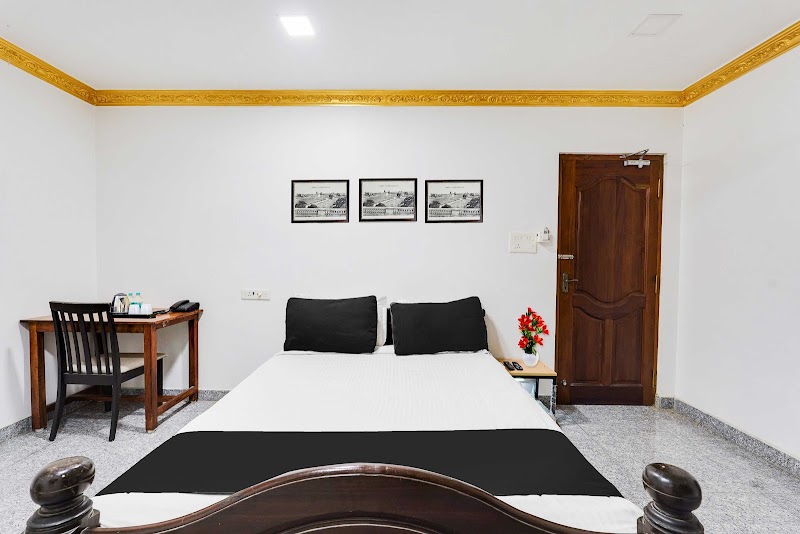 Collection O Rock Beach Puducherry - Collection O Rock Beach Puducherry, 2nd Floor, GP Complex, 51, Bussy St, near BOI, MG Road Area, Puducherry, 605001, India