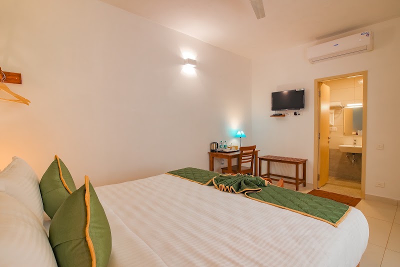 Hotel Aura By Woco Stays - Hotel Aura By Woco Stays 226, Mission St, MG Road Area, Puducherry, 605001, India