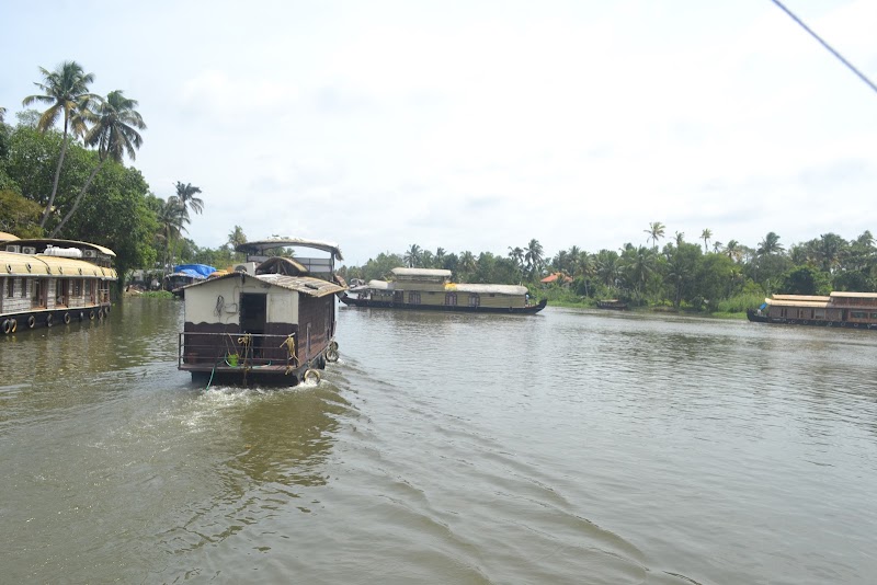 Alleppey Backwaters - Alleppey Backwaters F8XQ+6GH, Erezha, Mullakkal, Alappuzha, Keralam 688001, India