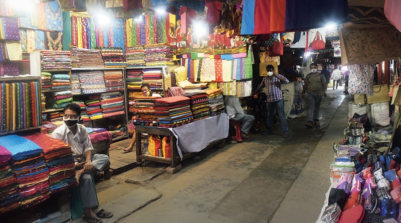 Gariahat Market - Gariahat Market, Fern Pl, Gariahat Market, Ballygunge Gardens, Gariahat, Kolkata, West Bengal 700019, India