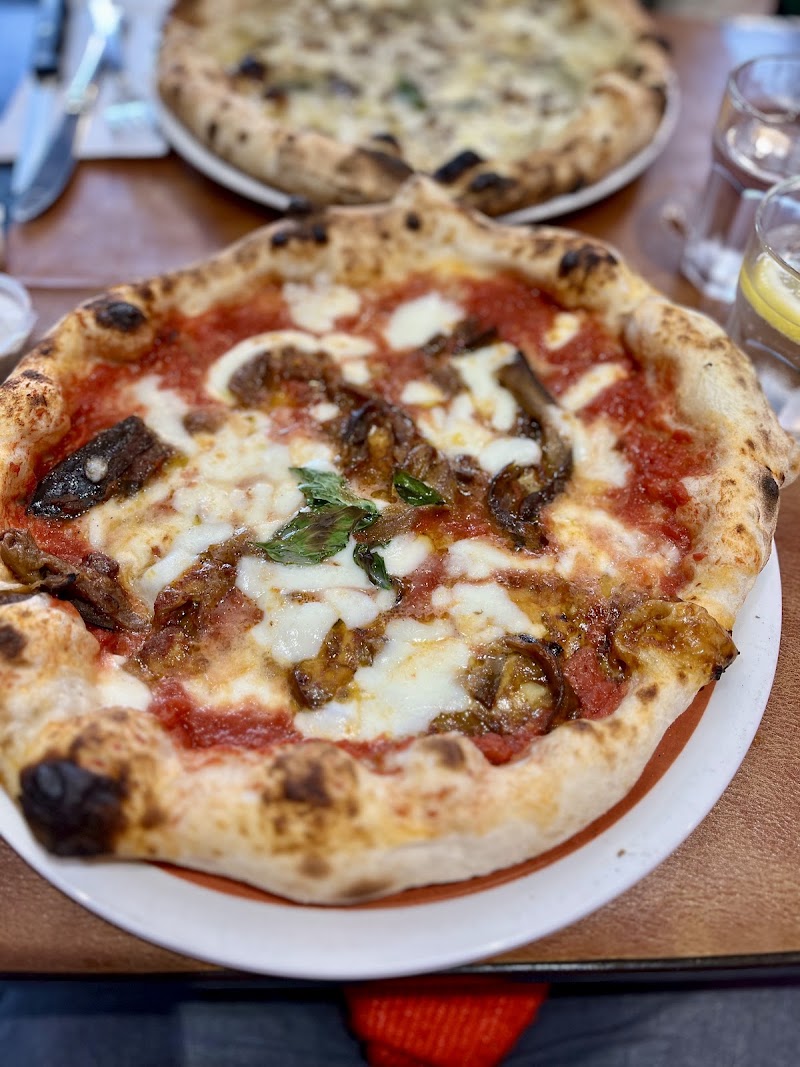 081 Pizzeria Peckham - 081 Pizzeria Peckham 66 Peckham Rye, London SE15 4JR, UK