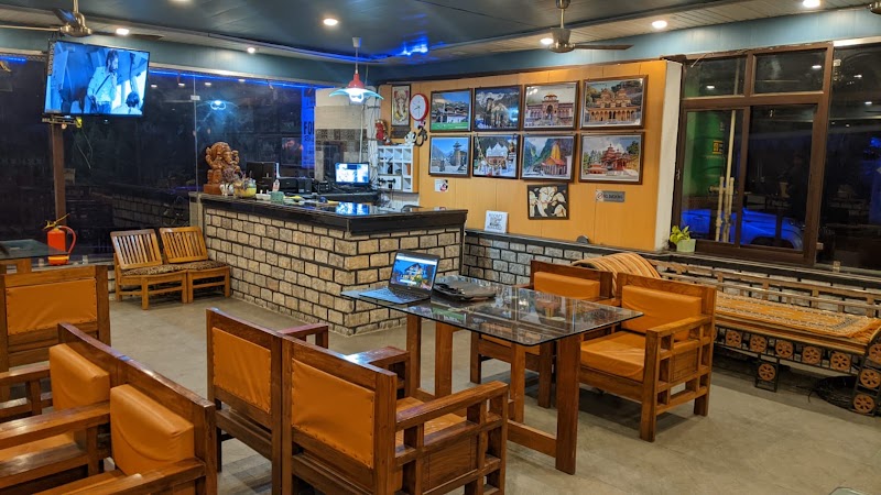 Hotel Forest View & Restaurant by Ginseng Hotels - Hotel Forest View & Restaurant by Ginseng Hotels Kempty - Thatyur Rd, Sri Nagar Estate, Charleville, Mussoorie, Uttarakhand 248179, India