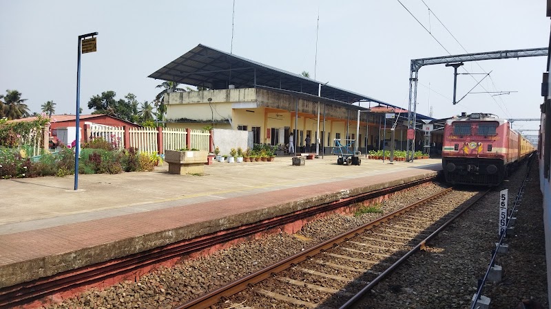 Alappuzha Railway Station - Alappuzha Railway Station, Kunnumpuram, Alappuzha, Keralam 688012, India