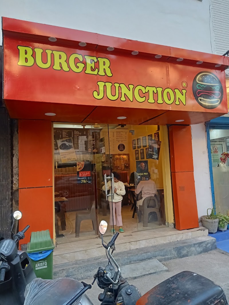 Burger Junction - Burger Junction, F-18/61, Dr NS Hardikar Road, Sector 15, Pocket 16, Sector 15F, Rohini, New Delhi, New Delh, Delhi 110089, India