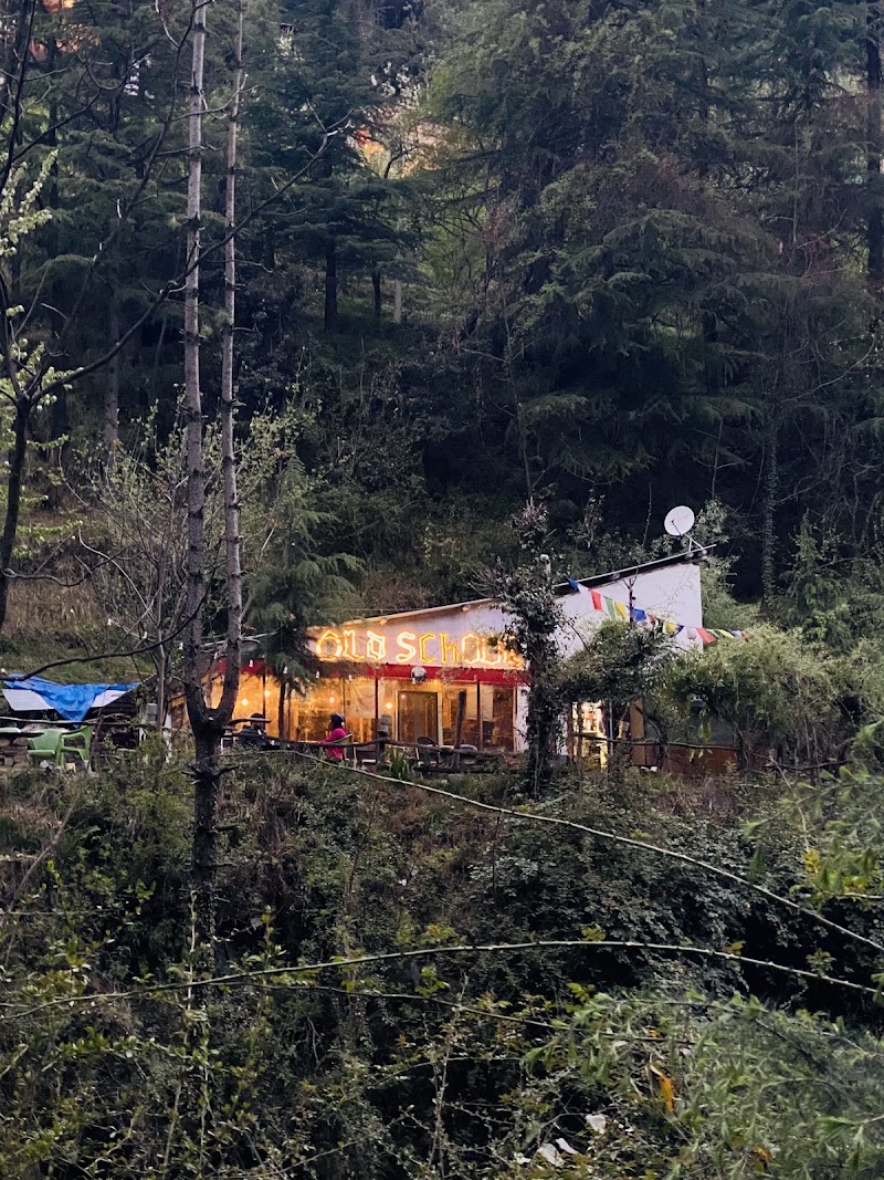 Cafe old school jibhi - Cafe old school jibhi 100 metres from sbi bank , a riverside fine dine setup, Old school, near River side, Jibhi, Banjar, Himachal Pradesh 175123, India