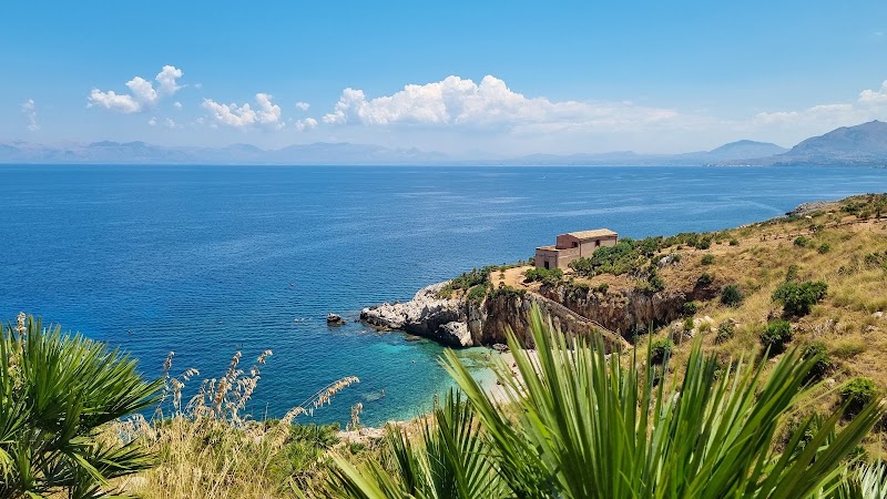 Spiaggia Riserva Naturale Orientata dello Zingaro - Spiaggia Riserva Naturale Orientata dello Zingaro Tonnarella dell'Uzzo, 91030 San Vito Lo Capo TP, Italy