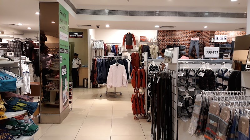 Max - Max 1st Floor, Qrs Square, 25, Mahatma Gandhi Rd, Puthenchanthai, Santhi Nagar, Pulimoodu, Thiruvananthapuram, Kerala 695001, India