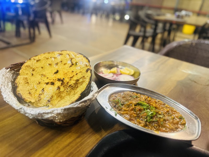 Spice Hub Restro Cafe - Spice Hub Restro Cafe Spice hub Restro Cafe, 100 Feet Rd, opposite Dil Punjabi 3, Mali Colony, Gayariawas, Central Area, Udaipur, Rajasthan 313002, India