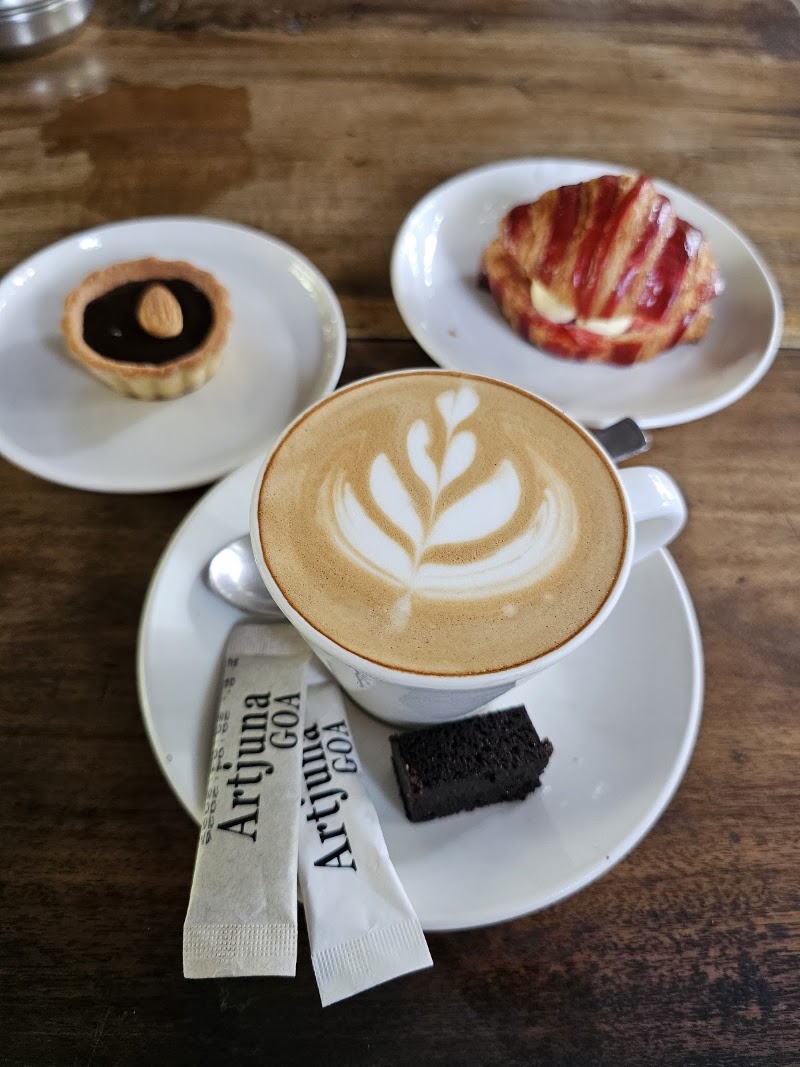 Artjuna Cafe, Mandrem - Artjuna Cafe, Mandrem, Junas Waddo, Mandrem, Goa 403527, India