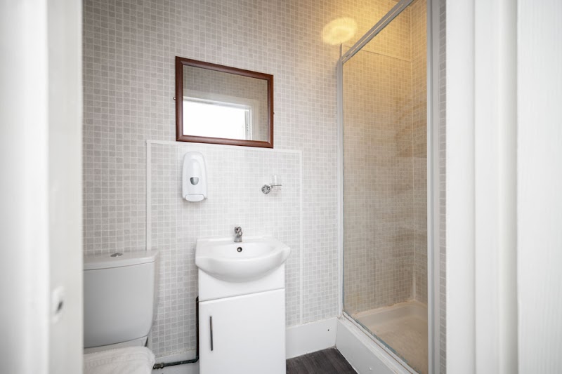 Flexistay Norbury Apart Hotel - Flexistay Norbury Apart Hotel 49 Norbury Cres, Norbury, London SW16 4JS, UK