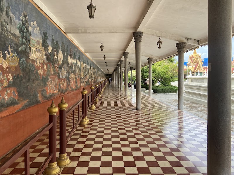 Silver Pagoda - Silver Pagoda, HW7J+2M2, Oknha Chhun St. (240), Phnom Penh, Cambodia