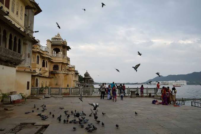 Gangaur Ghat - Gangaur Ghat 4, opp. Jethiyo ka Akhada, Outside Chandpole, Pichola, Udaipur, Rajasthan 313004, India