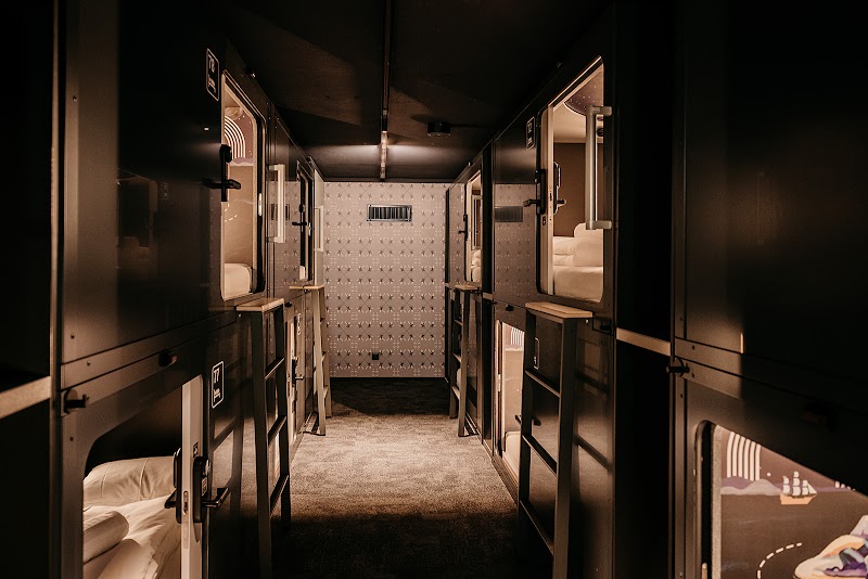 Capsule Hotel - Lucerne Old Town - Capsule Hotel - Lucerne Old Town Zürichstrasse 33, 6004 Luzern, Switzerland