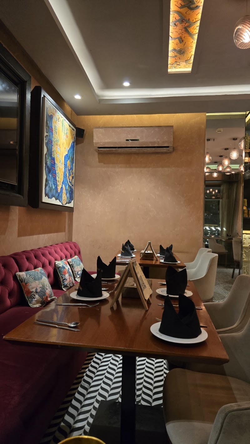 Mala-Akbari 32nd Avenue - Mala-Akbari 32nd Avenue Unit No 21, 32nd Avenue, Sector 15 Part 2, Sector 15, Gurugram, Haryana 122001, India