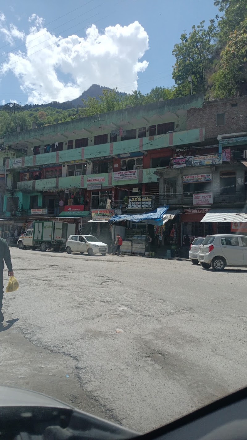 Everest Dhaba - Everest Dhaba HW8M+3RR, Bhawanagar, Sungra, Himachal Pradesh 172115, India