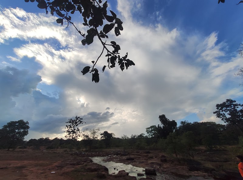 Kuyemari Waterfall - Kuyemari Waterfall, Kudadwahi, Chhattisgarh 494331, India