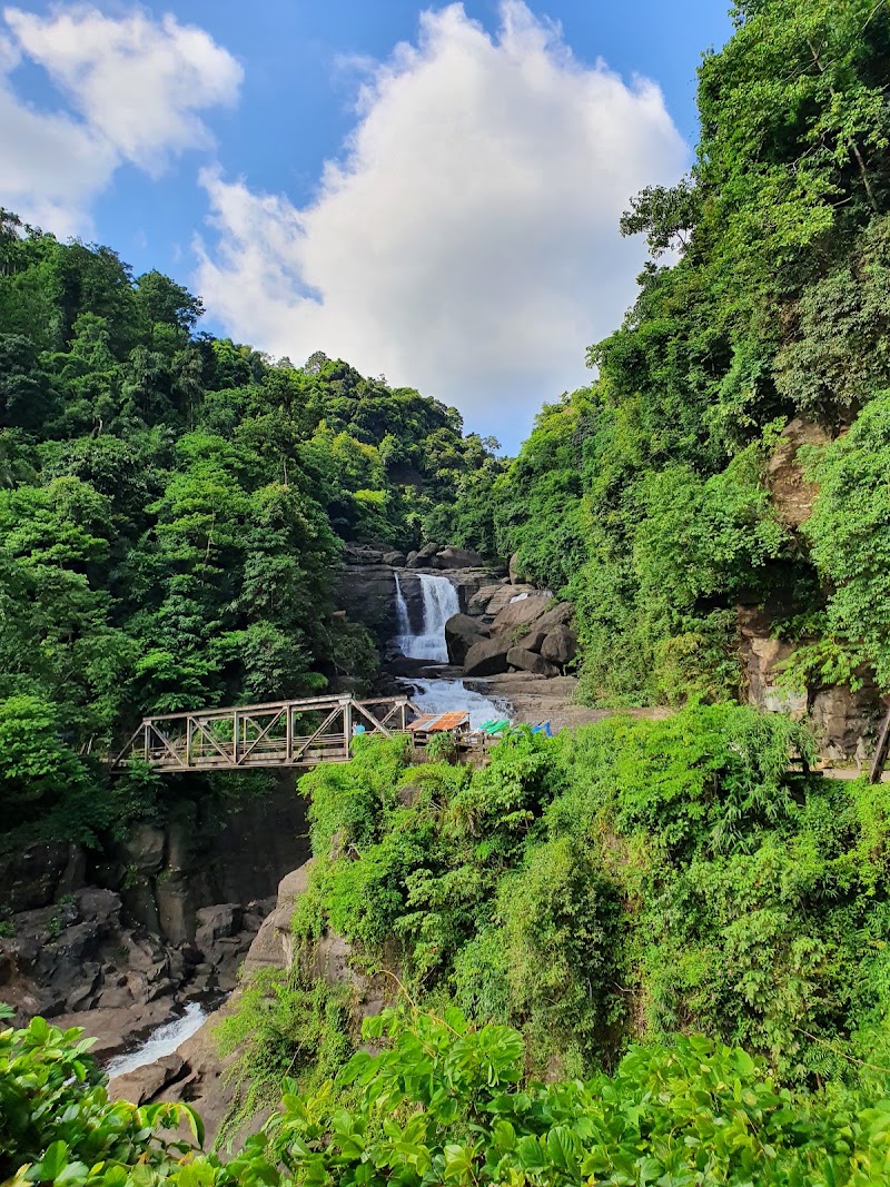 Borhill Falls - Borhill Falls 5XM5+33M, Riwai-Dawki Rd, Mawlynnong, Lyngkhat, Meghalaya 793110, India