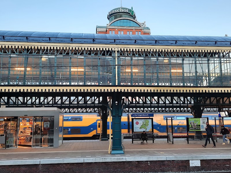 's-Hertogenbosch - 's-Hertogenbosch, Stationsplein, 5211 BP 's-Hertogenbosch, Netherlands