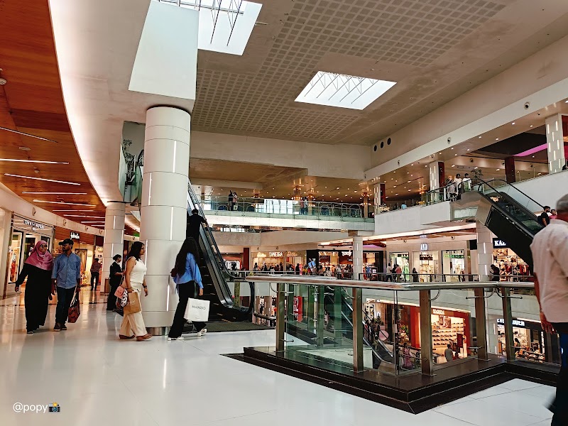South City Mall - South City Mall 375, Prince Anwar Shah Rd, South City Complex, Jadavpur, Kolkata, West Bengal 700068, India